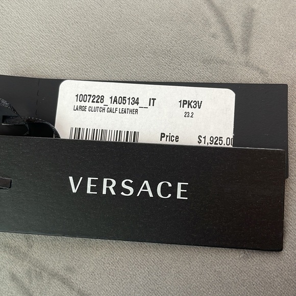 🌟SOLD🌟 NWT Versace Greca Goddess Leather Clutch - Picture 7 of 7